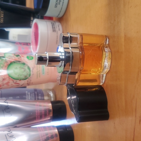 OSCAR DE LA RENTA 2 Eau de Toilette Spray, 1 oz , 98 % Full & 1.7 fl 55% full - Picture 9 of 15